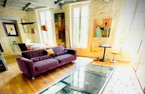Rochefort Villa | La Dame de Verre