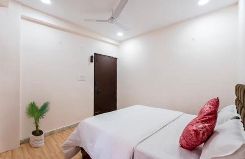 Sahibabad Hotel | LA Deliche Stays