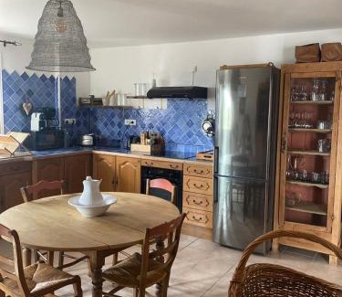 Aiguelèze House | La demeure des poètes gîtes