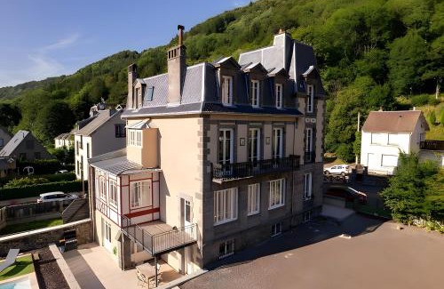 Mont-Dore House | La Demeure Du Tabellion