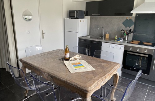 Saint-Regnobert-de-la-Cote-de-Nacre House | La Demoiselle Iodée: 3-bedroom house 2 steps from the beach