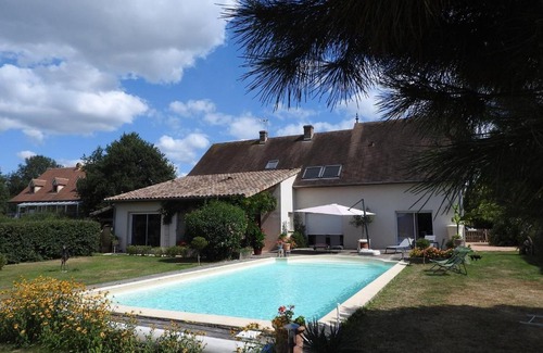 La Chapelle-de-Bragny Bed & Breakfast | La Dinandière
