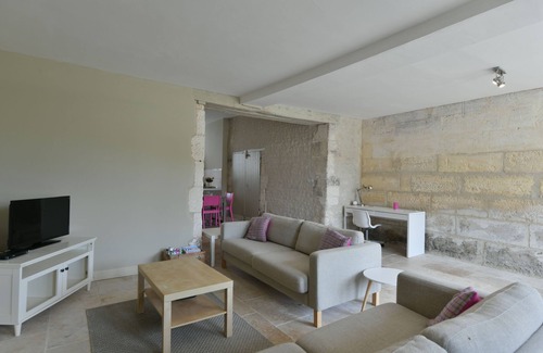 Reaux House | La Distillerie: Beautiful 2 bed Cottage in the Vines with heated swimming pool