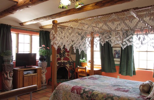 Taos Bed & Breakfast | La Doña Luz Inn