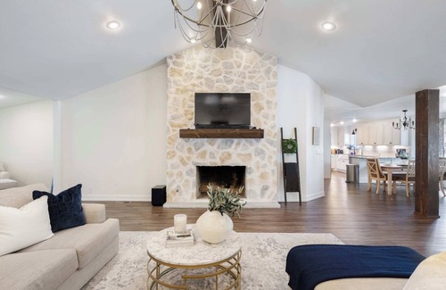 Lubbock House | La Dolce Vita 4BR 2BA Close to Tech