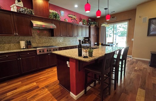 Clovis House | La Dolce Vita - Gorgeous 4-bedroom house in prestigious Clovis