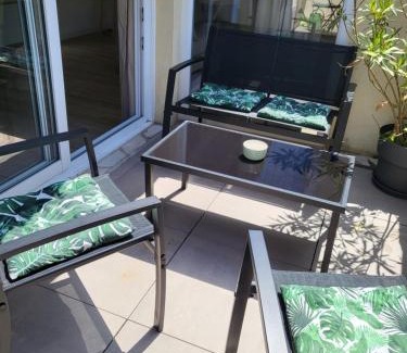 Quartier Administrations Apartment | La Dolce Vita Nîmoise Terrasse 100 m des Arènes