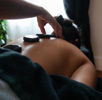 Montbazin Bed & Breakfast | La Domitia - Maison d'hôtes, massages & bien-être