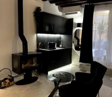 Mitry-Mory Apartment | La Douce Suite Paris