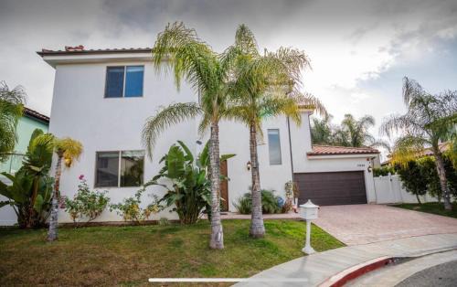 Tarzana House | LA Dream Gem - Beautiful Home with Spa