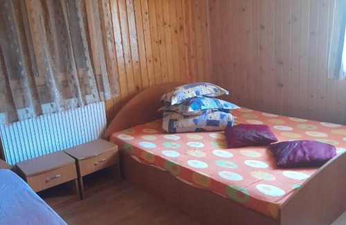 Belcesti House | La Elvetian