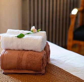 Saint-Galmier Bed & Breakfast | La Fée Capucine - Chambres et table d'hôtes - Espace bien-être et massages