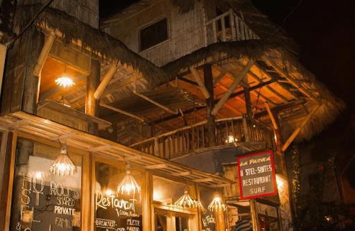Mompiche Hotel | La Facha Hostal Restaurant Surf