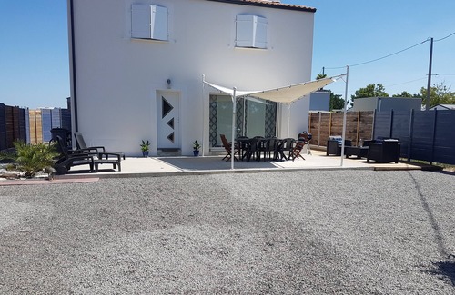 La Faute-sur-Mer House | LA FAUTE/MER - Large contemporary house with sea view
