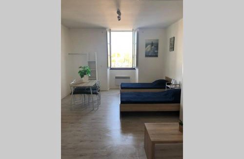 Rochefort Apartment | La Fayette 2*, Meublé tout confort avec vue sur le port