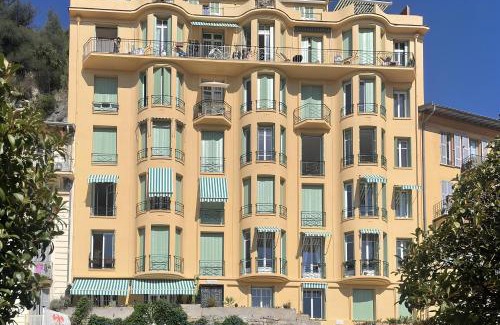 Nice Apartment | La Fenêtre sur Mer - Superbe Vue Sur Le Port