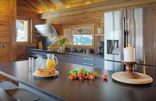 Les Villards-sur-Thones Ski Chalet | La Ferme du Gran Shan - luxury farmhouse for 15, indoor spa - OVO Network