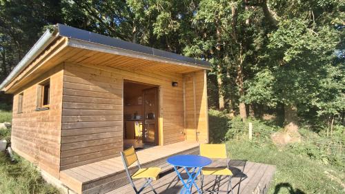 Saint-Gilles-du-Mene House | La ferme de beau soleil Gîte et cabanes