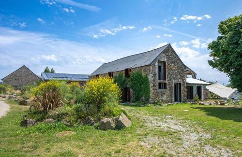 Lancieux Bed & Breakfast | La Ferme du golf, gîte atypique et artistique