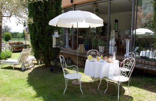 Moustiers-Sainte-Marie Hotel | La Ferme Rose-Hôtel de Charme
