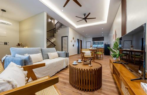 Batu Ferringhi House | La Ferringhi Villa - Balinese Collection, by ALV