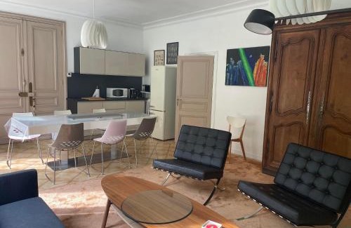 Tours House | La Feuilleraie