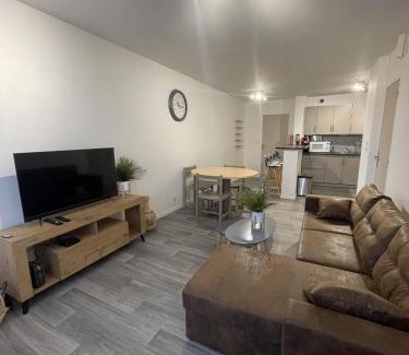 Yvre-l'Eveque Apartment | La Feuillette - Cosy - Wifi - 4 personnes - Rêve au Mans