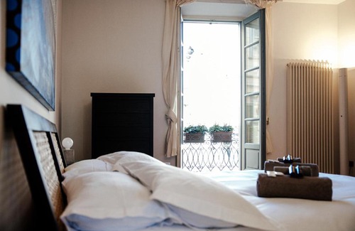 Como City Centre Apartment | La Finestra Sul Duomo - The House Of Travelers