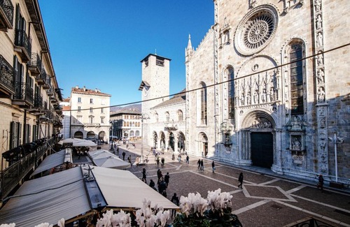 Como City Centre Apartment | La Finestra Sul Duomo - The House Of Travelers