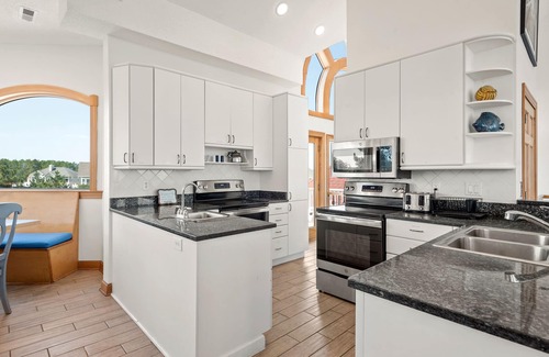 Pine Island House | La Fleur de Mer: Oceanfront, Pool, Spa, Rec Room