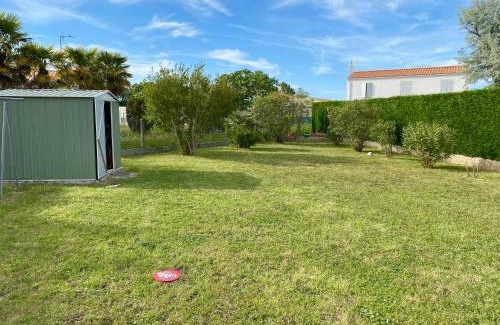 Le Chateau-d'Oleron House | La Fleur des Marais - 3 chambres & jardin 400m2