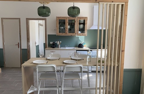 Vallon-Pont-d'Arc Cottage | La fontaine, gîte 70 m2, village center, in renovated house with 4 gîtes