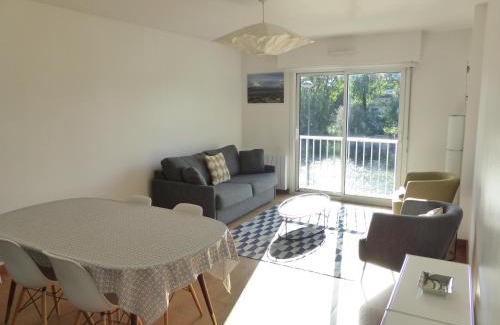 Saint-Felix Apartment | La Fontaine,T2 au calme , parking, vue Erdre