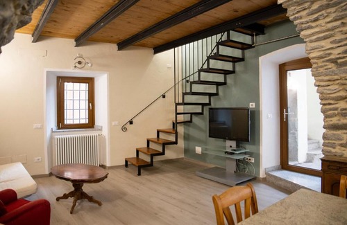 Solcio Apartment | La Fonte - Duplex in historical center