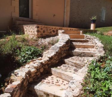 Lacropte Bed & Breakfast | La Forêt des Trois Hiboux - Le Clos Napoleon Bed&Breakfast