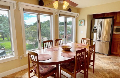 Ocracoke House | La Fortezza: Soundfront, large yard, covered porches, small dock.
