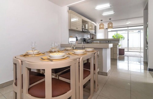La Fortuna Villa | La Fortuna Duo Retreat with 6 Bedrooms, 5 Bathrooms and 2 Jacuzzis