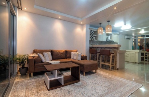 La Fortuna Villa | La Fortuna Duo Retreat with 6 Bedrooms, 5 Bathrooms and 2 Jacuzzis