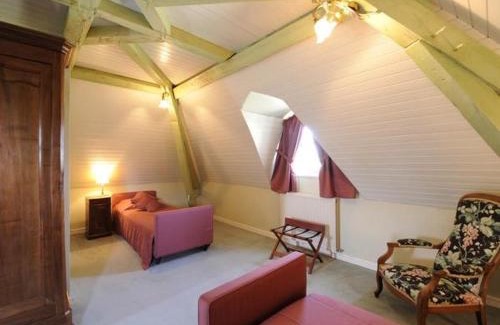 Beychac-et-Caillau House | La France - Gite Chateau
