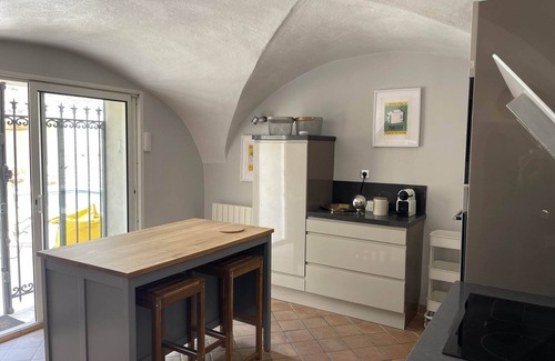 Arpaillargues-et-Aureillac House | La Grande Maison Familiale