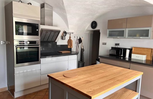 Arpaillargues-et-Aureillac House | La Grande Maison Familiale