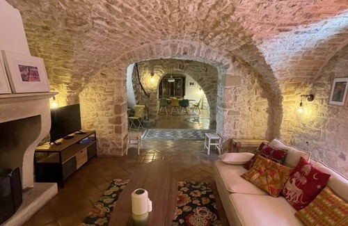 Arpaillargues-et-Aureillac House | La Grande Maison Familiale