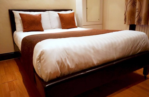 Hampstead House | La Gaffe