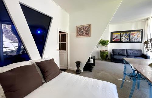 3rd Arrondissement Apartment | La Galerie des Archives-Unique and élégant Gem-MARAIS AirCond
