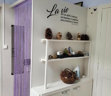 Gourdon Apartment | la gare st clair