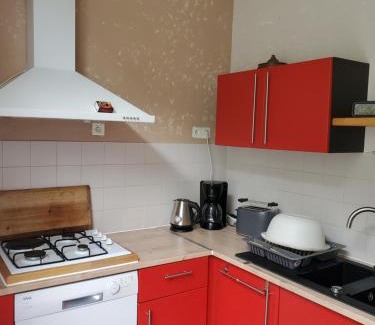 Gourdon Apartment | la gare st clair