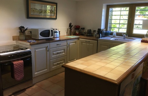Exideuil Cottage | La Garenne, 3 Star Riverside Gite with village views from Vienne River Vacances