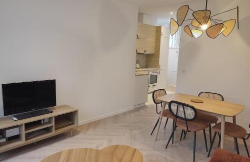 La Courneuve Apartment | La Glycine, Appartement d'architecte avec vue sur jardin