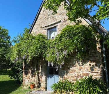Landevant House | La Glycine