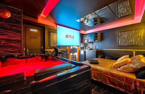 Macon Apartment | LA GOLDEN ROOM - Suite de Luxe avec Jacuzzi